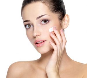 How Your Cell Phone is Causing Wrinkles (and Other Common Habits)